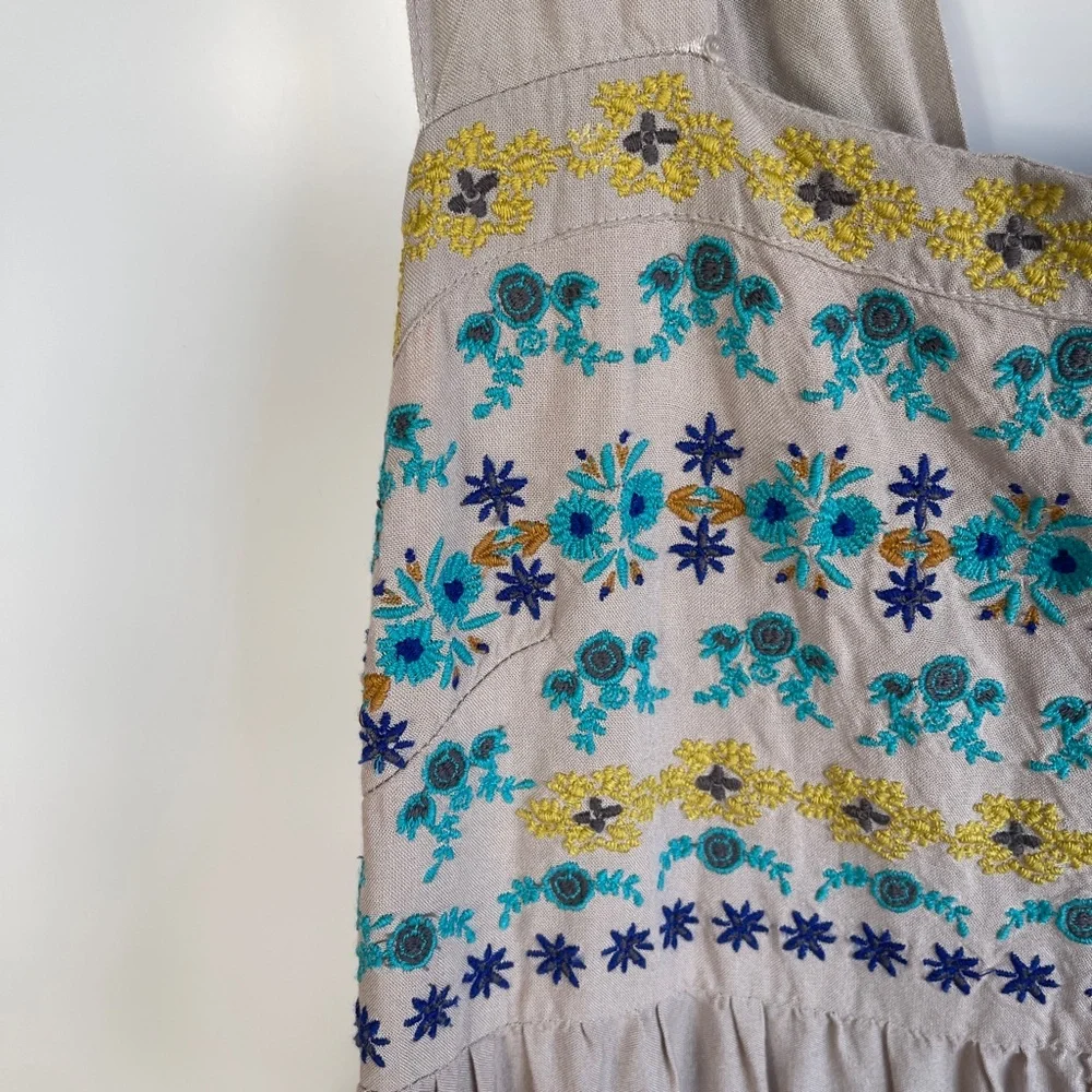 Natural Life hannah smocked floral embroidered romper Size‎ M